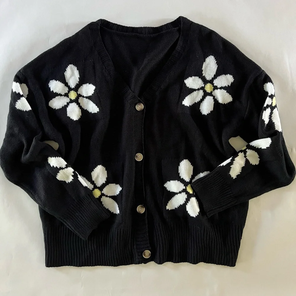 Black Daisy Floral Cardigan Sweater - 2XL - Picture 1 of 4